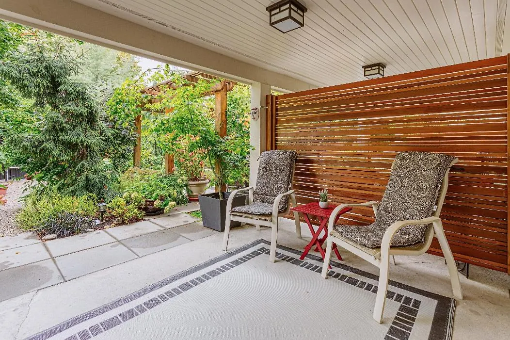 Apartment West Side 1Br Dunbar Garden Suite Vancouver Canada