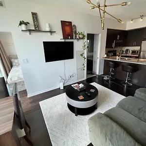 https://centrally-located-spacious-2-bdrm-condo-next-to.hotelstorontoontario.org